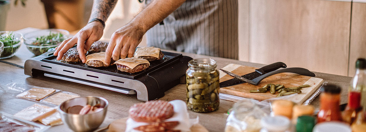 Devant -The Bastard Magasin banner732